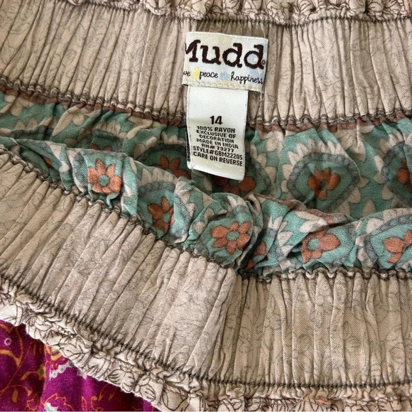 Women’s MUDD Y2K All Over Boho Mixed Print Flowy Knit Mini Skirt - Picture 4 of 6